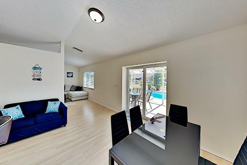 Pristine Home-screened Lanai & Private Pool Home