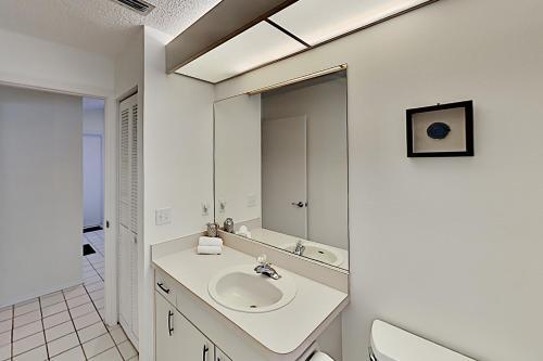 Pristine Home-screened Lanai & Private Pool Home