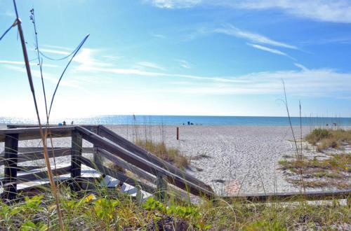 Paradise Beach - East 2414