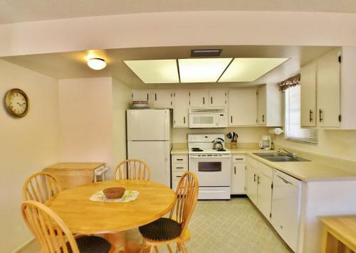 Beach Bungalow - East 2205