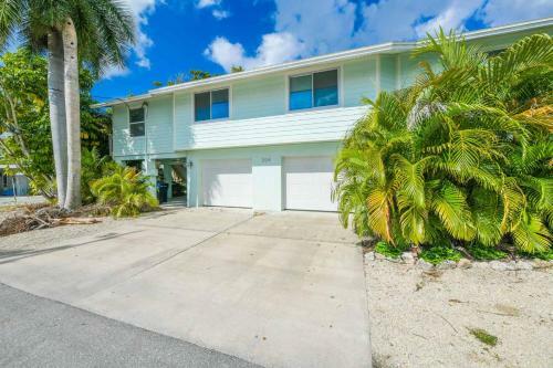Bimini Breeze By Ami Locals