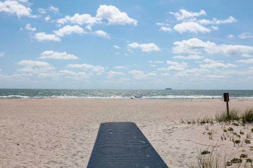 Cape Canaveral Escape With Grill Walk To Beach