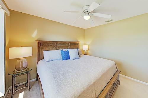 New Listing! Sparkling Home With Caged Pool & Lanai Home
