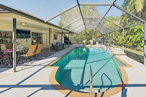 New Listing! Sparkling Home With Caged Pool & Lanai Home