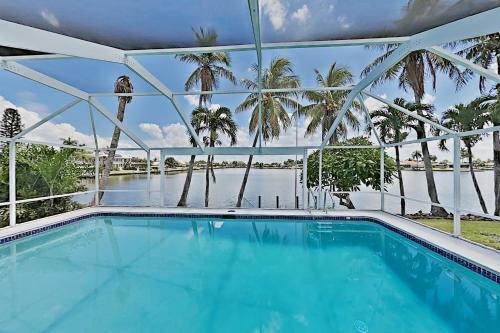 Luxe Waterfront Home With Private Dock & Pool! Home