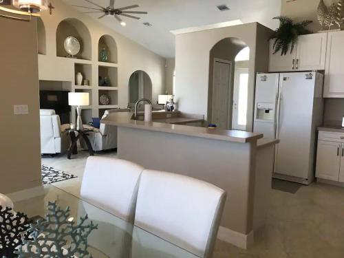 Exceptional Vacation Home In Cape Coral Home
