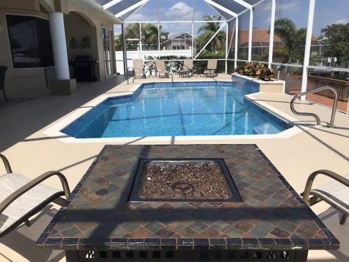 Exceptional Vacation Home In Cape Coral Home