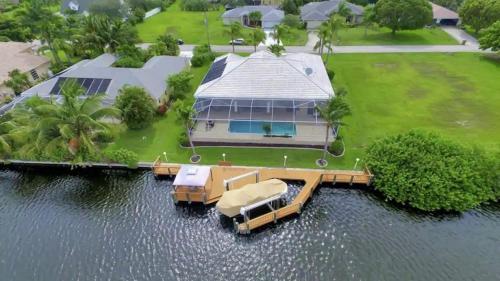 Exceptional Vacation Home In Cape Coral Home