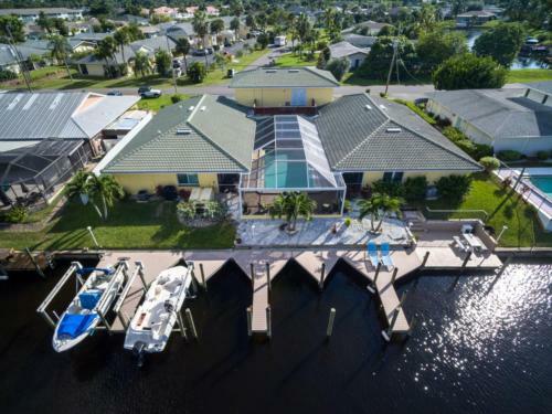 Gulf Access #d 2-bedroom W/ Heated Pool
