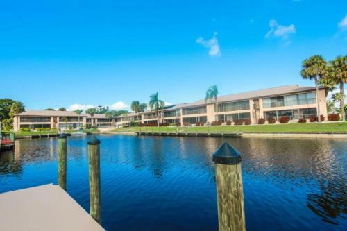 Gulf Access #d 2-bedroom W/ Heated Pool