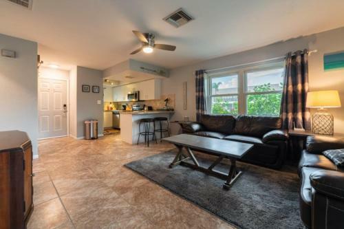 Gulf Access #d 2-bedroom W/ Heated Pool