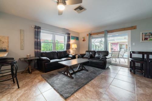 Gulf Access #d 2-bedroom W/ Heated Pool