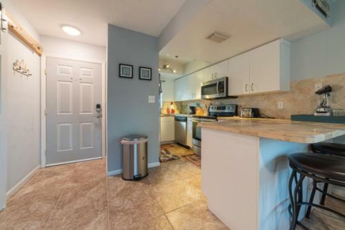 Gulf Access #d 2-bedroom W/ Heated Pool