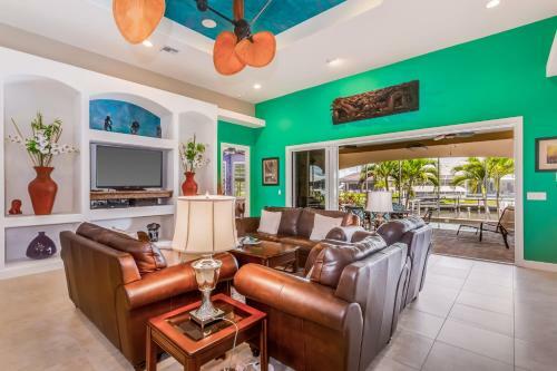 4 Bed 4 Bath Apartment In Cape Coral