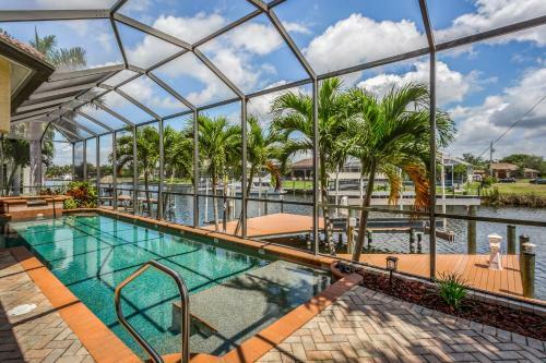 4 Bed 4 Bath Apartment In Cape Coral