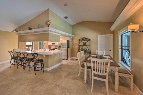 Bright And Airy Cape Coral Home With Lanai And Pool