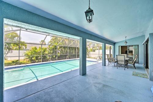 Bright And Airy Cape Coral Home With Lanai And Pool