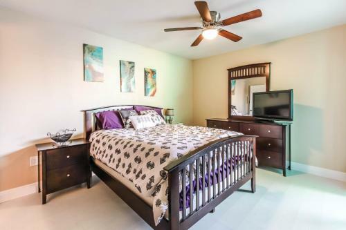 Gulf Access #e 2-bedroom W/ Heated Pool