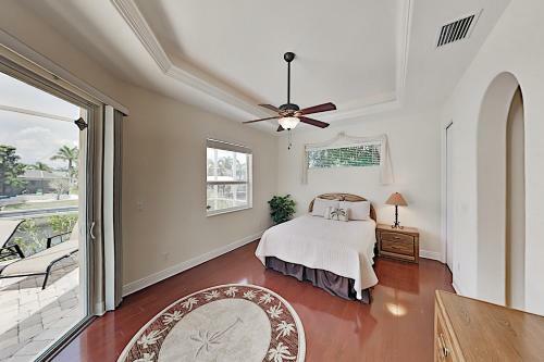 Upscale Canal Home With Dock, 5-minute Walk To Beach Home