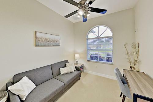 Stylish Getaway - Screened Lanai With Heated Pool Home