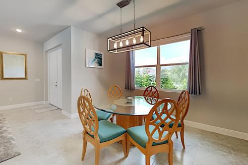 Desirable Sw Home - Private Heated Saltwater Pool Home