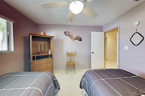 Apartamento Coral & Sandal - 2 Waterfront Units - Pool & Lanai Duplex