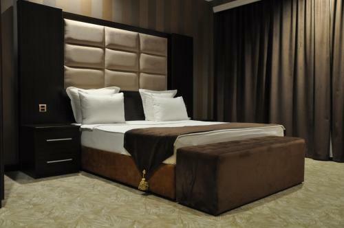 Neapol Hotel