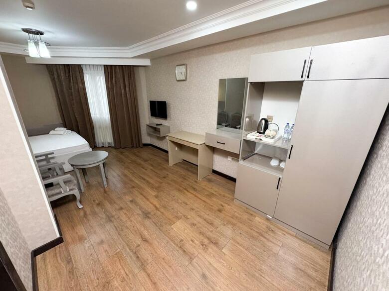 Consul Hotel