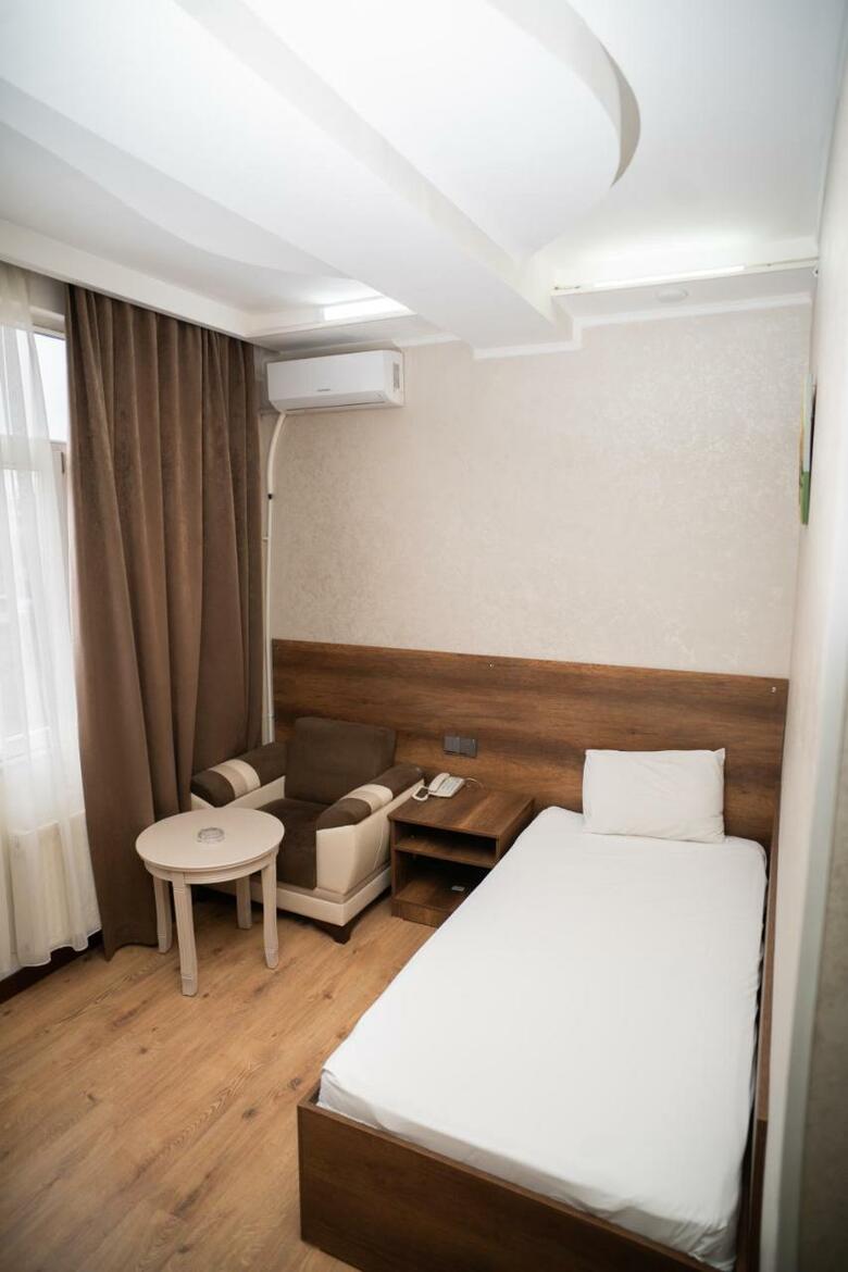 Consul Hotel