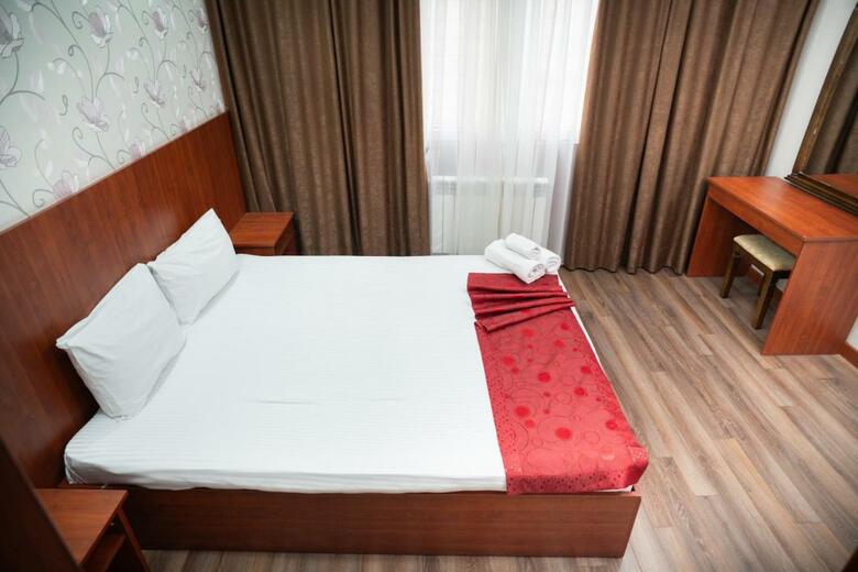 Consul Hotel