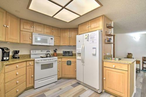 Apartamento Indian Shores Condo With Pool And Sunset Beach View!