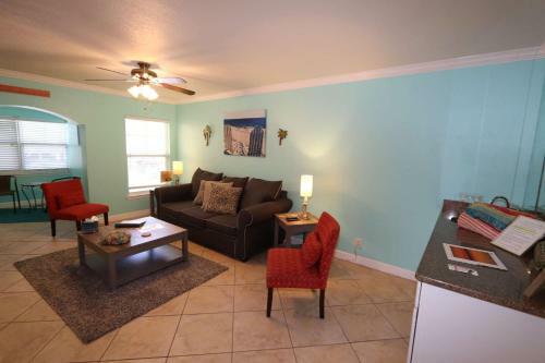 205d Barefoot Beach Club