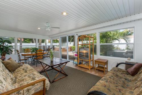 Coconut Breeze III Home