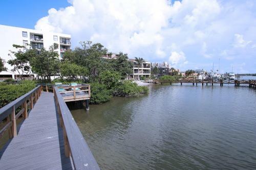 Quiet Waters By Florida Lifestyle Vacation Rentals