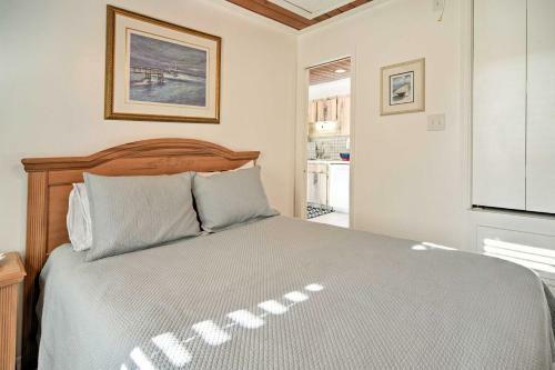 Indian Shores Cottage With Cabana - Steps To Beach!