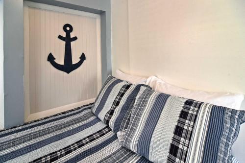Indian Shores Cottage With Cabana - Steps To Beach!