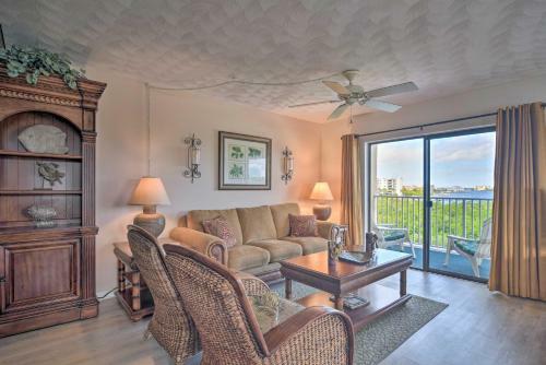 Apartamento Indian Shores Condo With Pool, Dock And Beach Access!