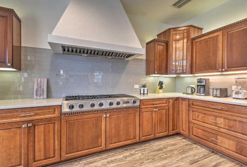 Indian Rocks Home With Game Room, Walk To Beach!