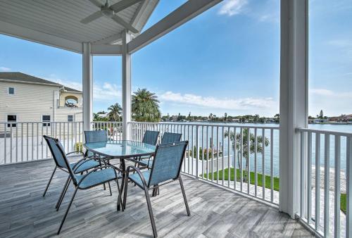 Indian Rocks Home With Game Room, Walk To Beach!