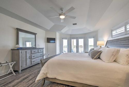 Indian Rocks Home With Game Room, Walk To Beach!