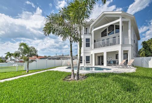 Indian Rocks Home With Game Room, Walk To Beach!