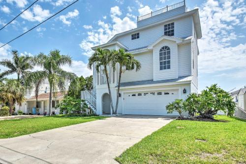 Indian Rocks Home With Game Room, Walk To Beach!