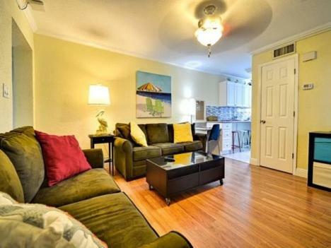 Apartamento Clearwater Beach Suites 204 Condo