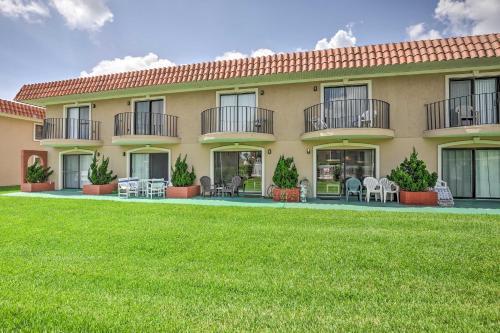 Townhome On St Augustine Beach With Pool And Patio!