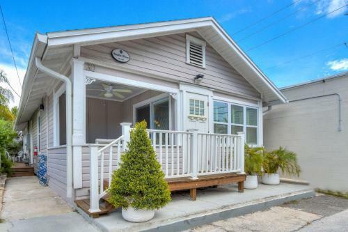 Island Vibes III - Weekly Vacation Rental Cottage