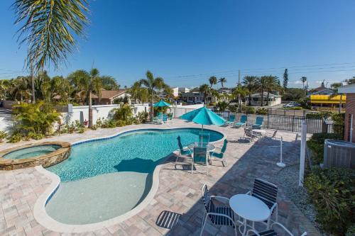 Gulf Sunset Oasis - Beach Front Apts