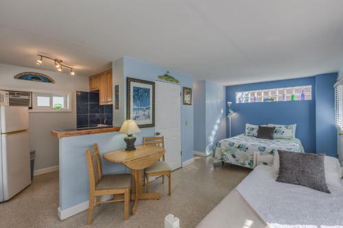 Gulf Sunset Oasis - Beach Front Apts