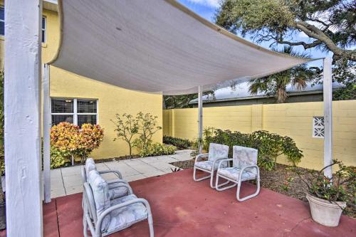 Sunshine State Escape With Bikes, Walk To Beach