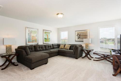 Beautiful Vacation Home With Private Pool And Garage St4328