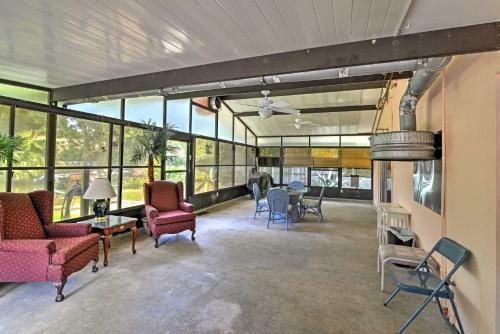 Waterfront Crystal River Hideaway With Private Dock!